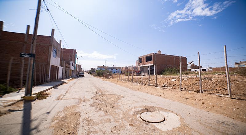 VENTA DE TERRENO EN URBANIZACIÓN FRENTE A LA UCV - CARRETERA PIMENTEL